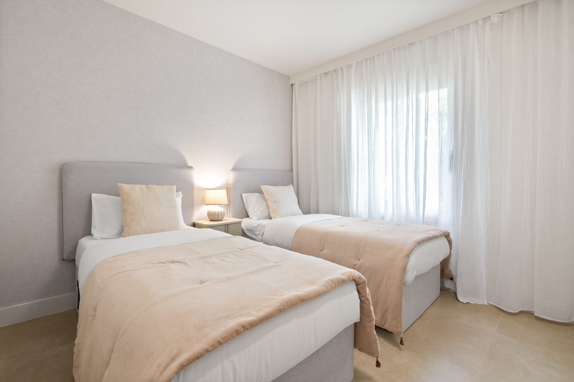luxo-estate-12 Nueva Andalucia Marbella apartment 3 Bedrooms