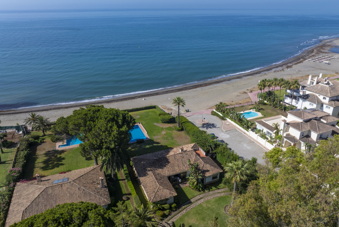 Estepona villa 5 Bedrooms
