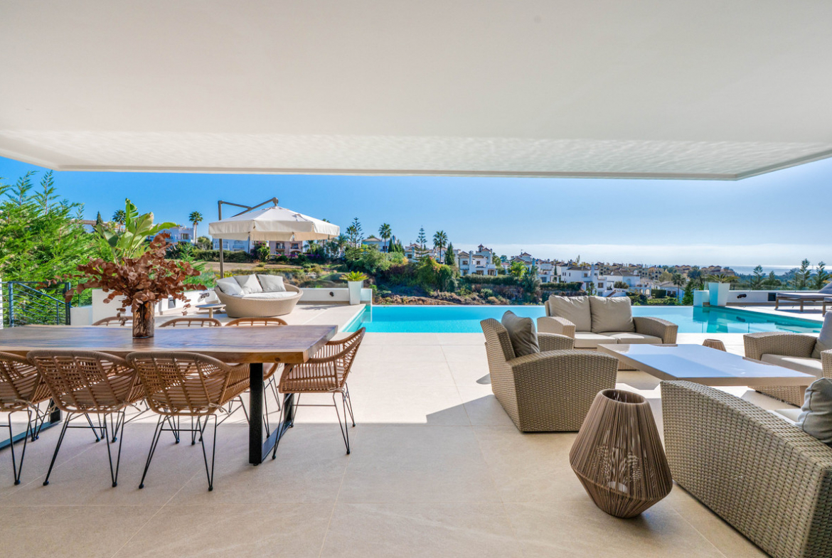 New Golden Mile Estepona villa 6 Bedrooms