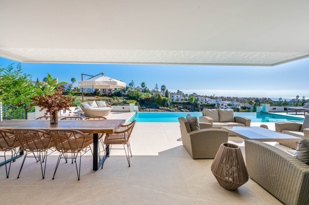New Golden Mile Estepona villa 6 Bedrooms