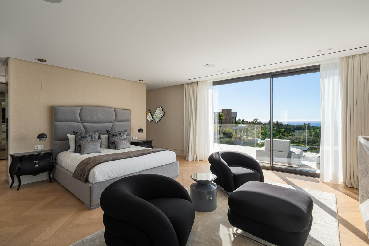 luxo-estate-12 Luxury Villa for Sale in Marbella Hill Club | Golden Mile
