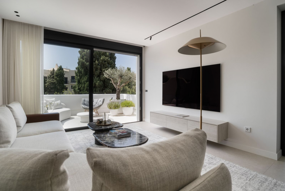 Puerto Banus Marbella penthouse 3 Bedrooms