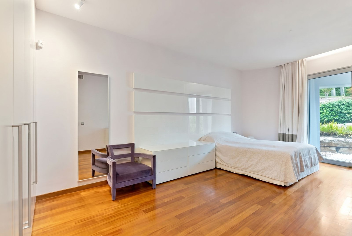 luxo-estate-12 Sierra Blanca Marbella townhouse 4 Bedrooms