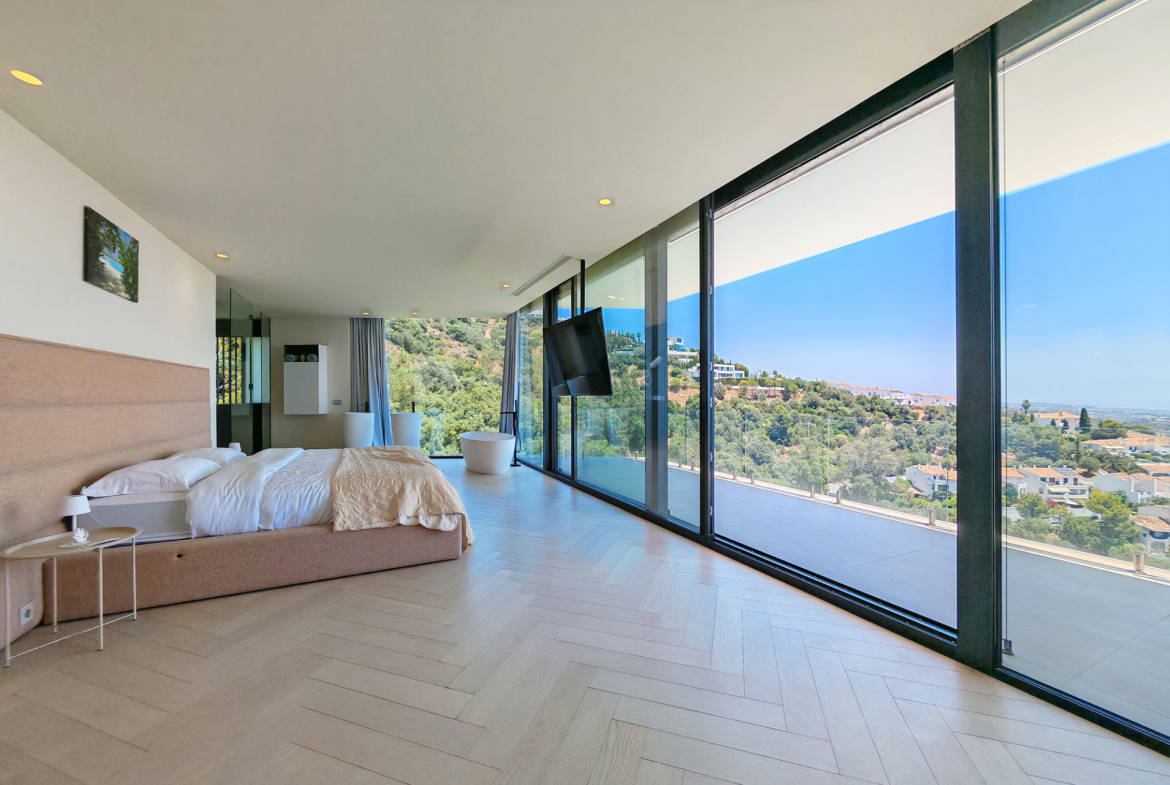 Los Monteros Marbella villa 4 Bedrooms