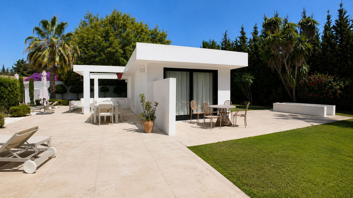 Guadalmina Baja San Pedro Alcantara villa 6 Bedrooms