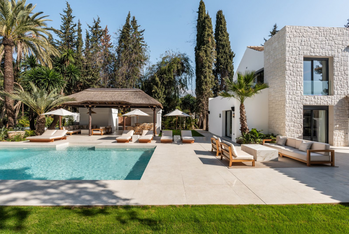 Nueva Andalucia Marbella villa 5 Bedrooms