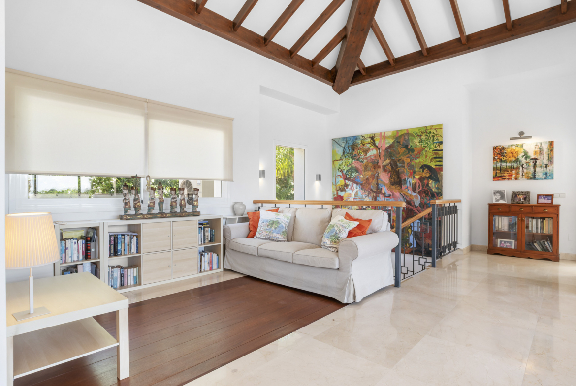 El Paraiso Alto Benahavis villa 6 Bedrooms