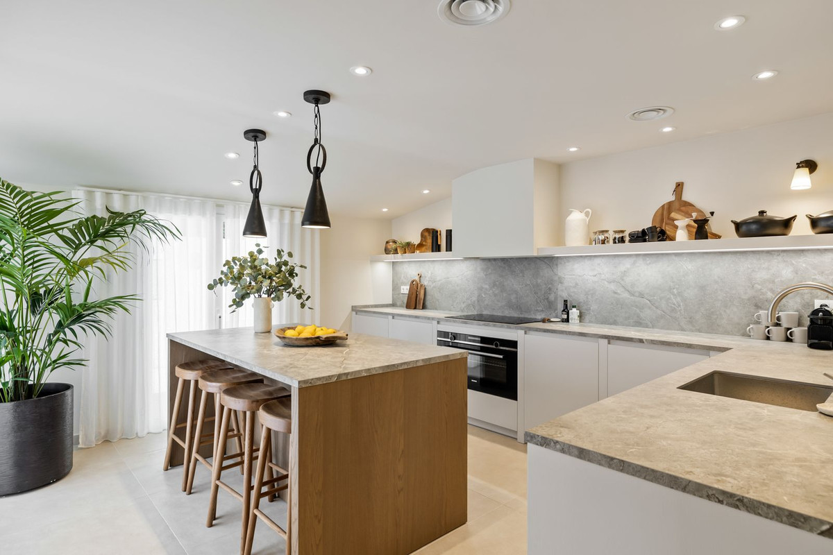 luxo-estate-12 Las Chapas Marbella villa 3 Bedrooms