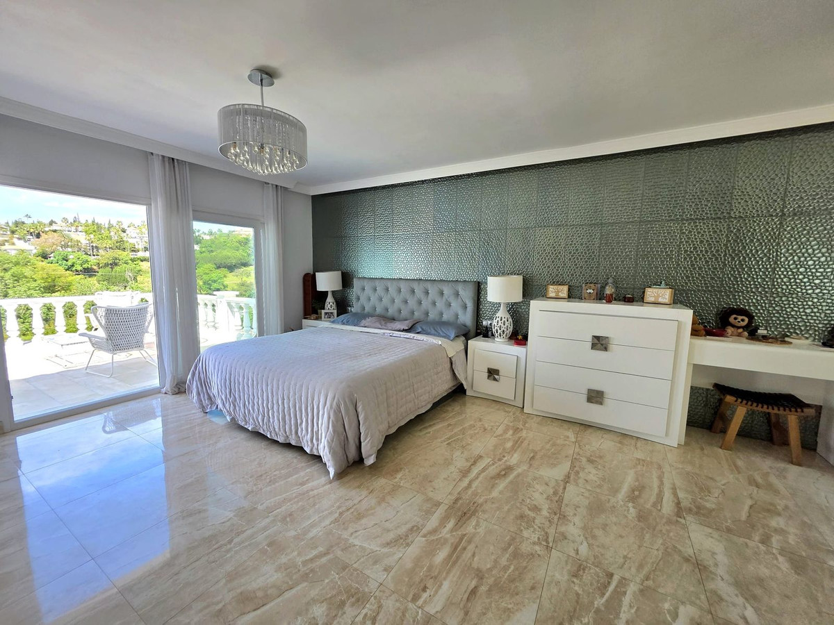 Elviria Marbella villa 5 Bedrooms