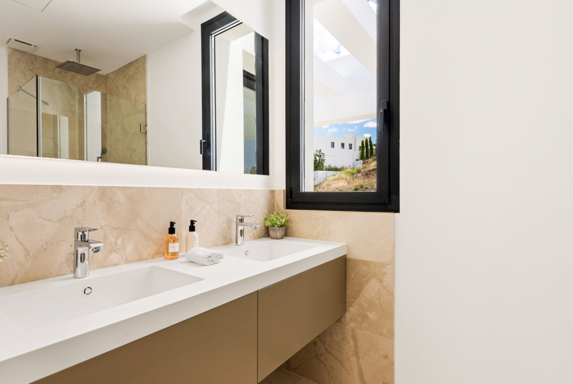 La Alqueria Benahavis villa 5 Bedrooms