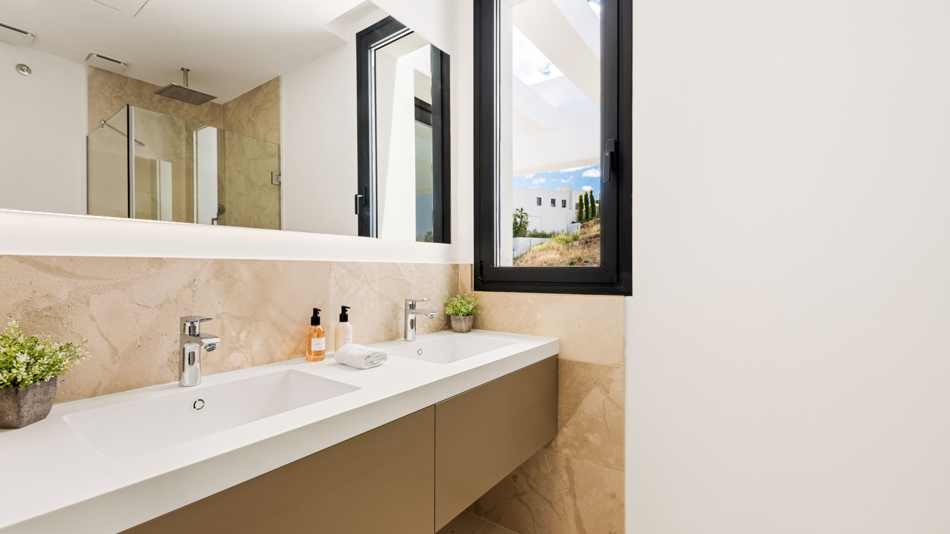 La Alqueria Benahavis villa 5 Bedrooms