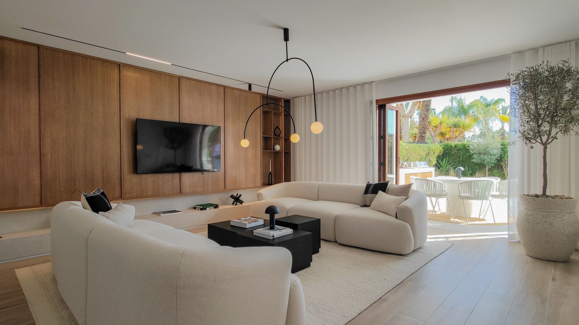 Nueva Andalucia Marbella townhouse 3 Bedrooms