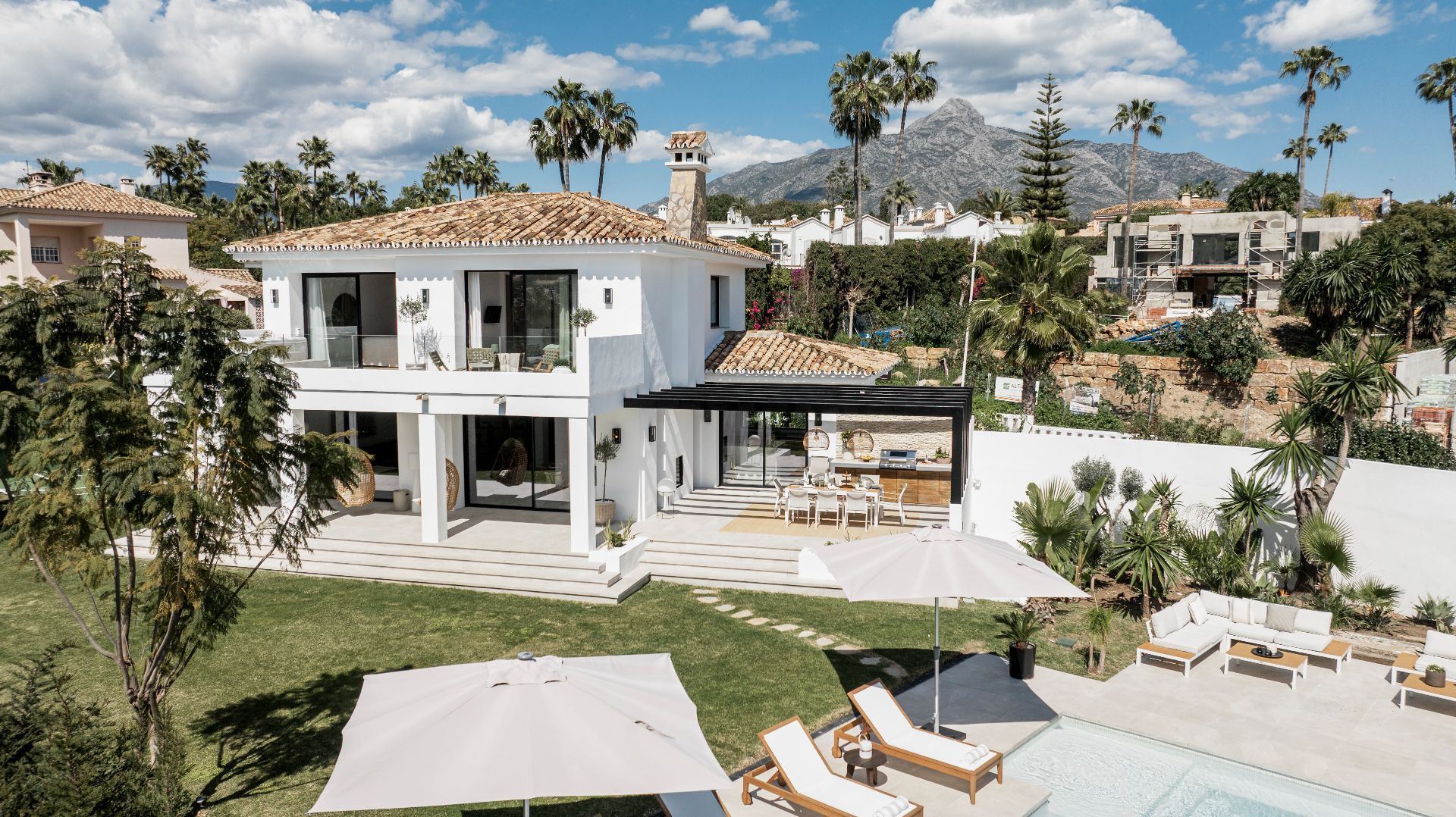 Nueva Andalucia Marbella villa 5 Bedrooms