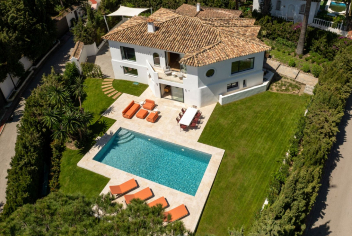 Nueva Andalucia Marbella villa 4 Bedrooms