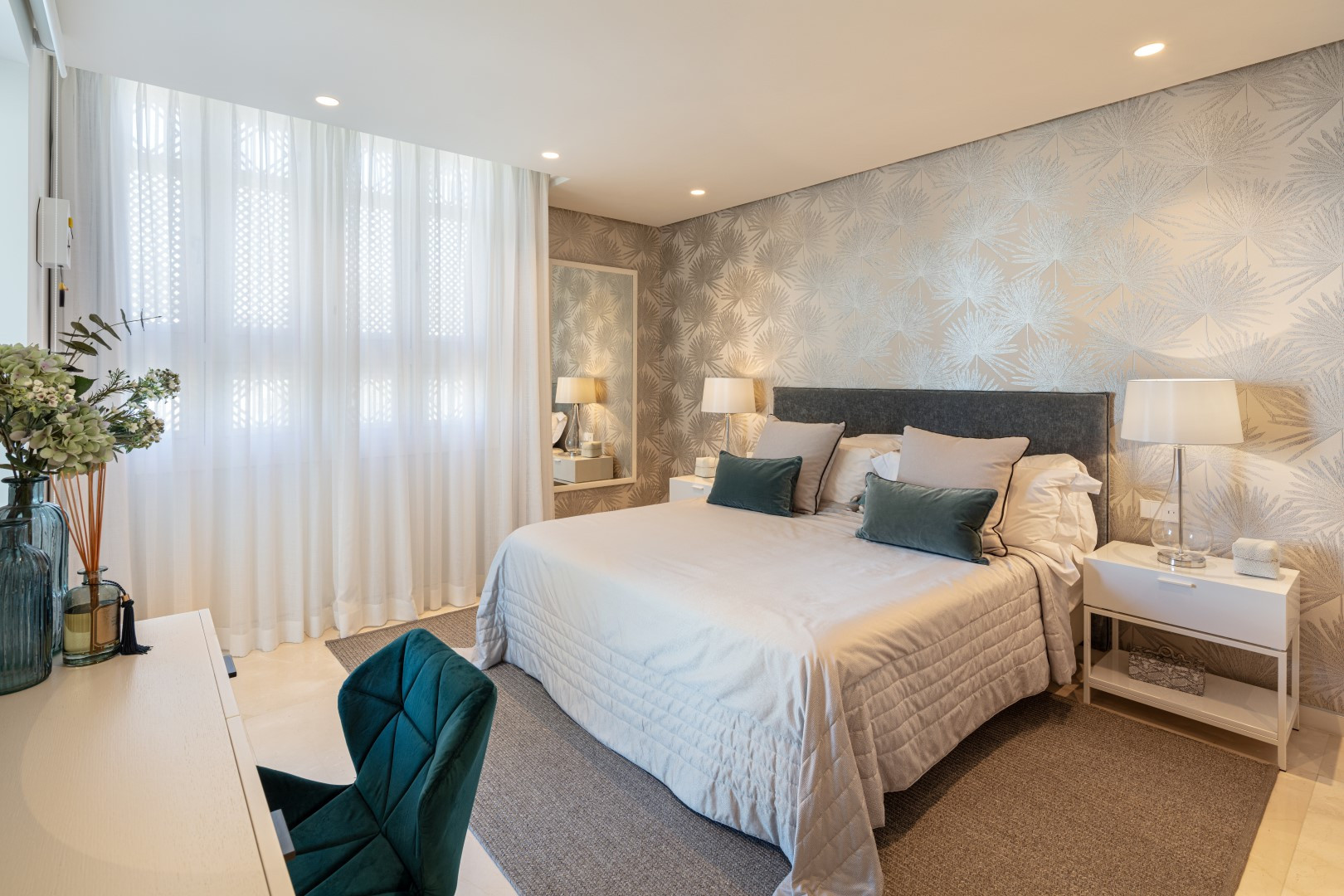 luxo-estate-12 Beachfront Duplex Penthouse for Sale in Puente Romano