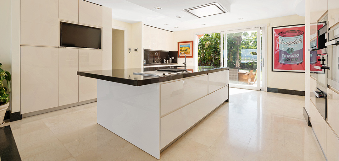 Estepona villa 8 Bedrooms