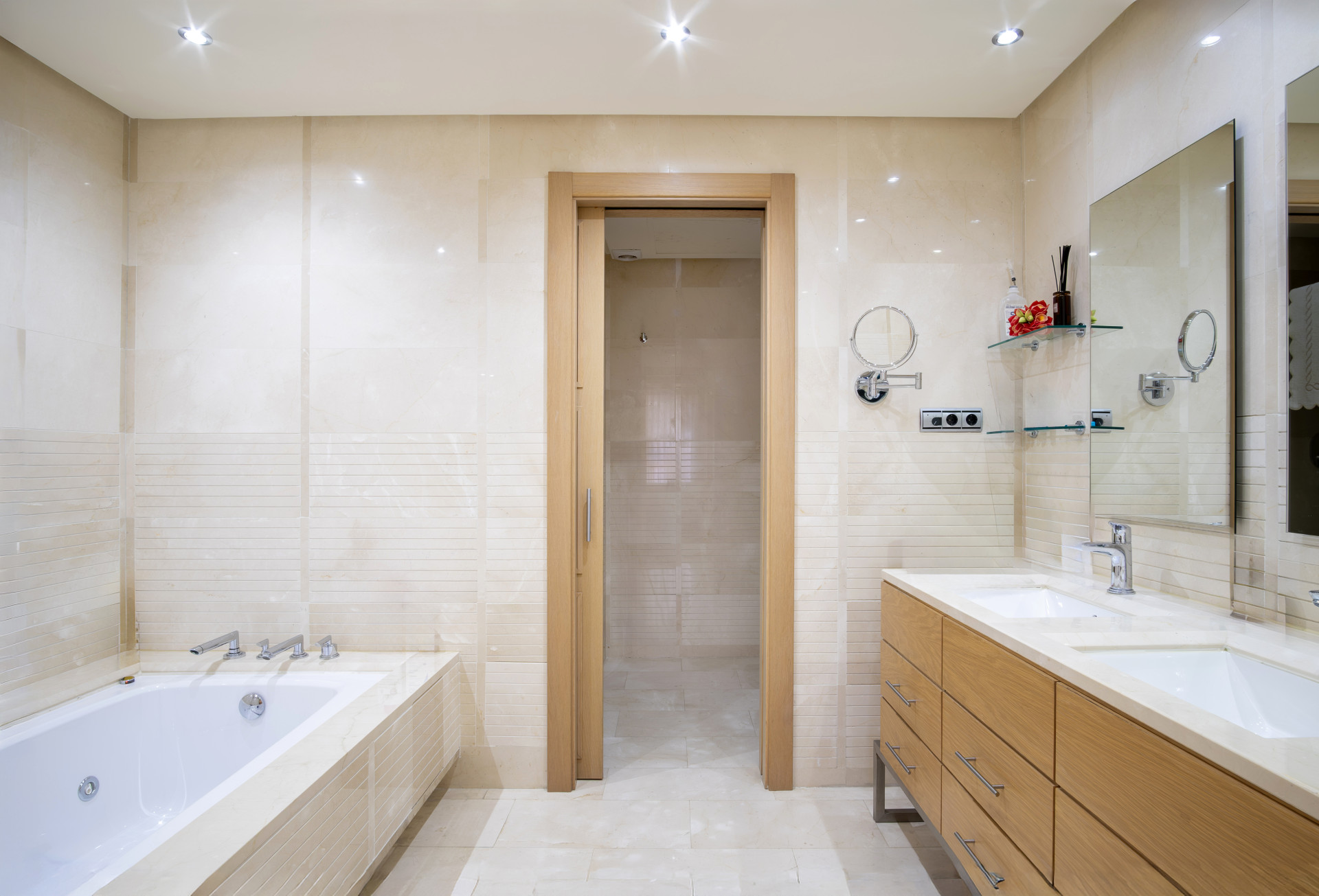 luxo-estate-12 Marbella Golden Mile Marbella apartment 2 Bedrooms