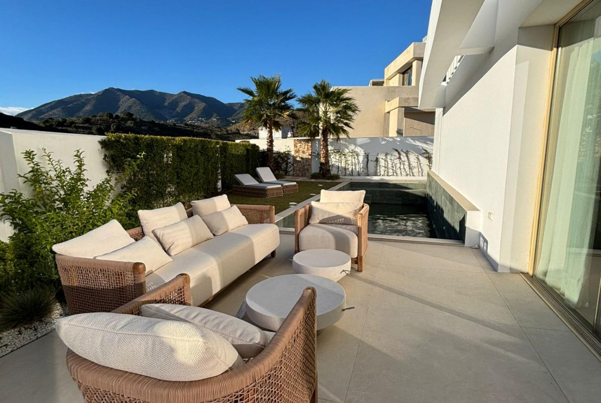 Benalmadena Costa Benalmadena villa 6 Bedrooms