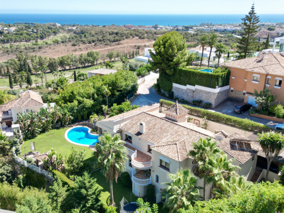 Benahavis Pueblo Benahavis villa 6 Bedrooms