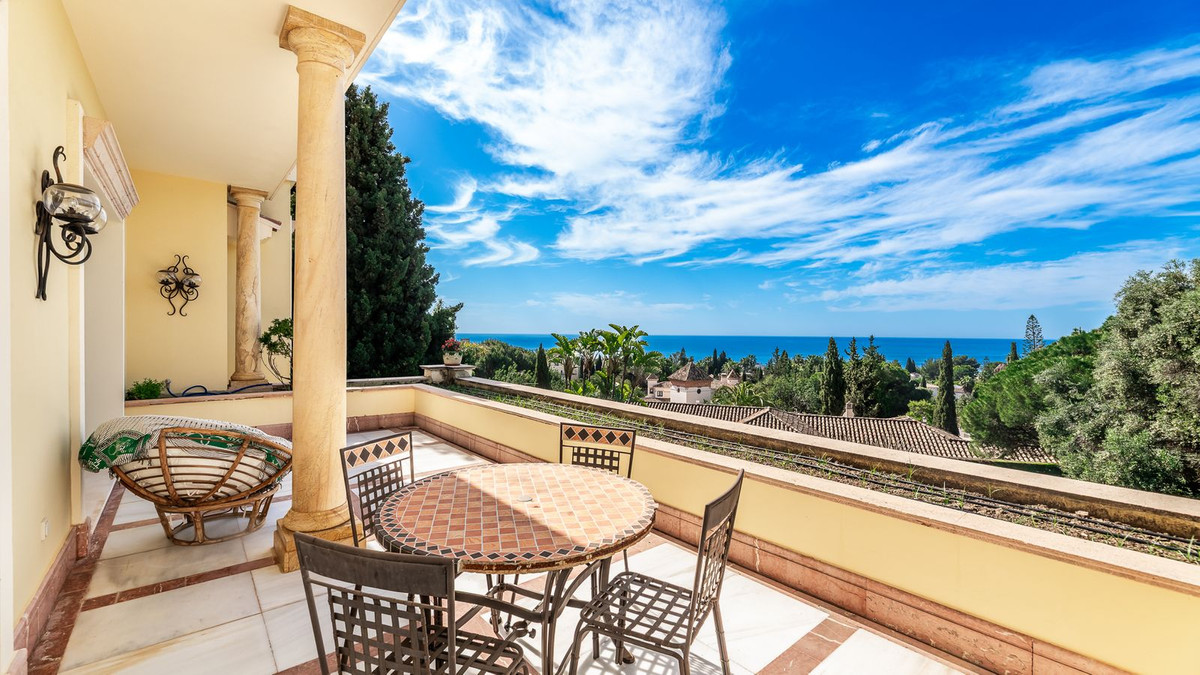 luxo-estate-13 Sierra Blanca Marbella villa 6 Bedrooms