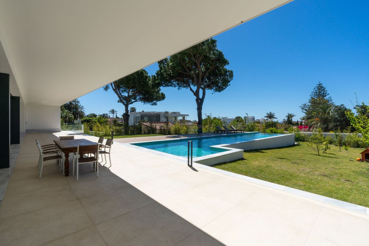 Marbesa Marbella villa 6 Bedrooms