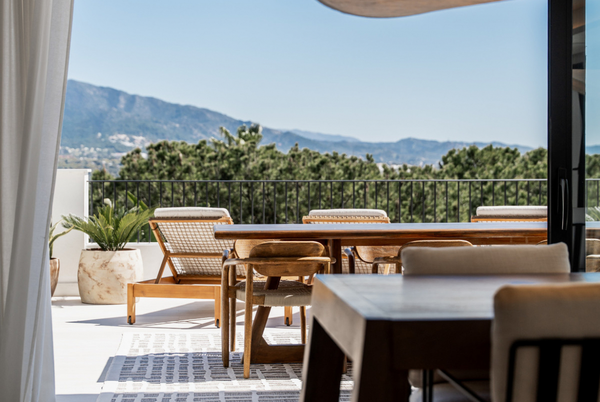 Nueva Andalucia Marbella villa 6 Bedrooms