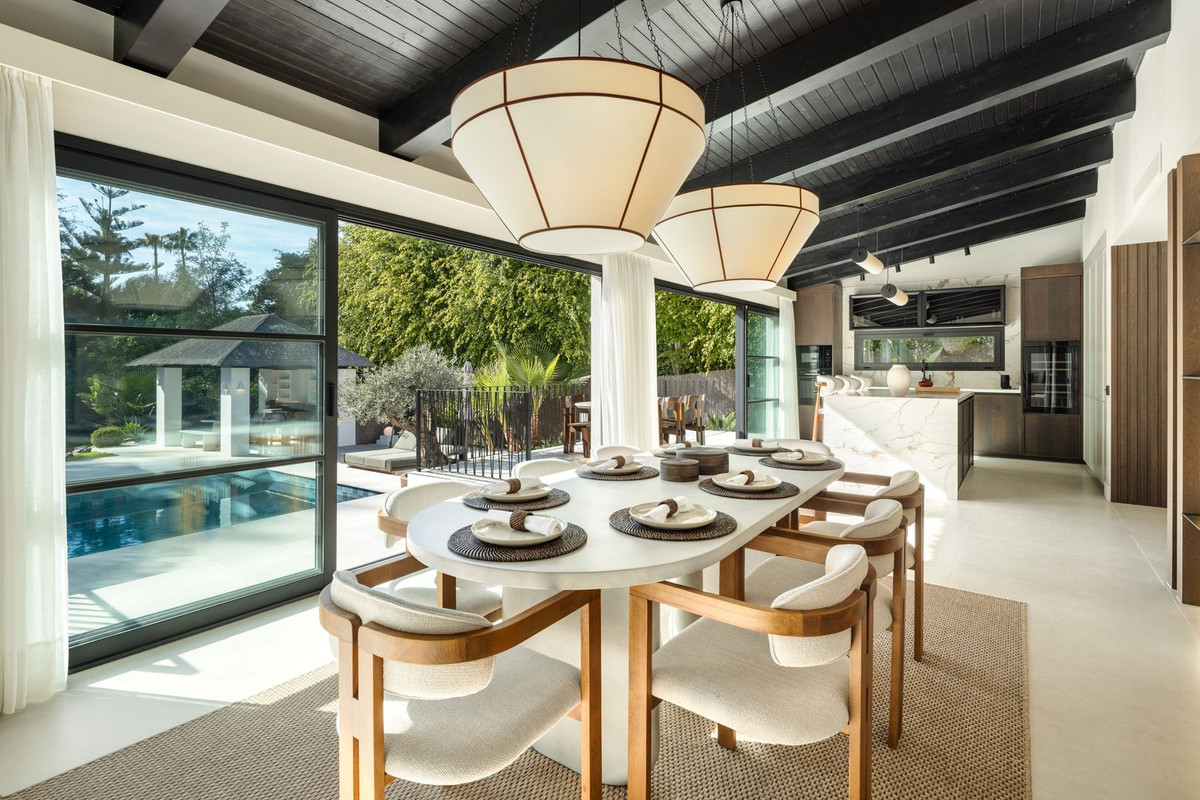 Nueva Andalucia Marbella villa 5 Bedrooms