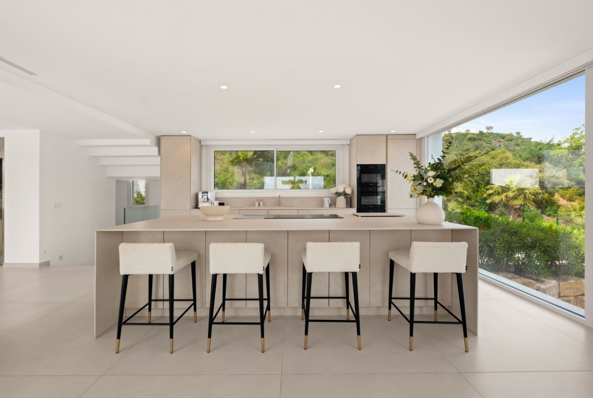 La Mairena Marbella villa 4 Bedrooms