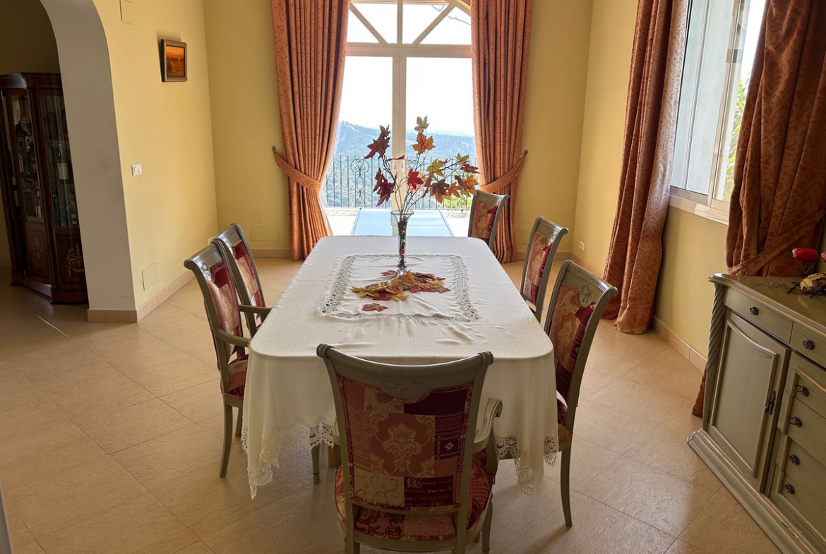 Estepona villa 7 Bedrooms