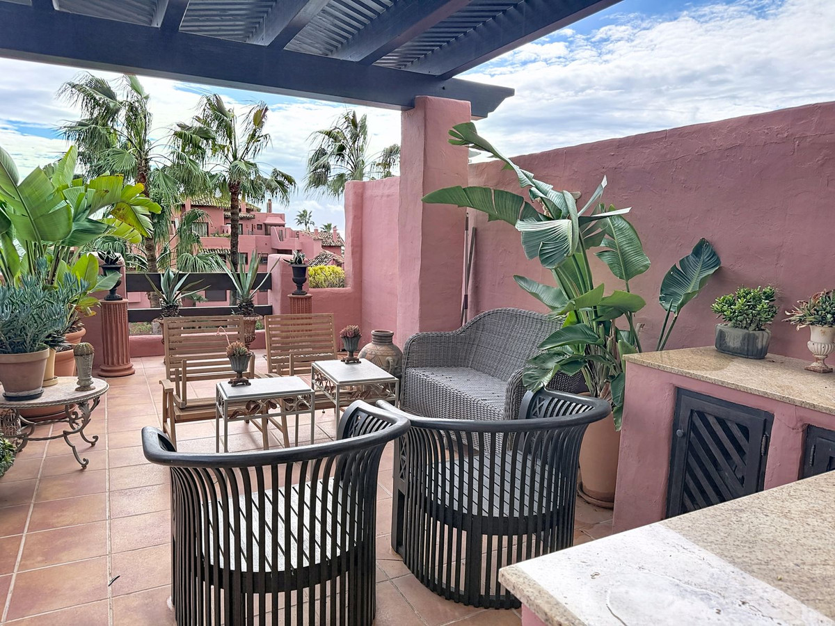 luxo-estate-13 Cancelada Estepona penthouse 3 Bedrooms