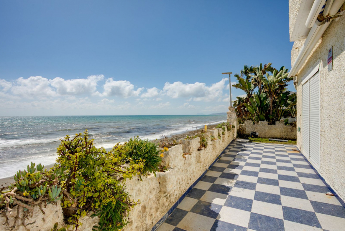 Estepona villa 3 Bedrooms