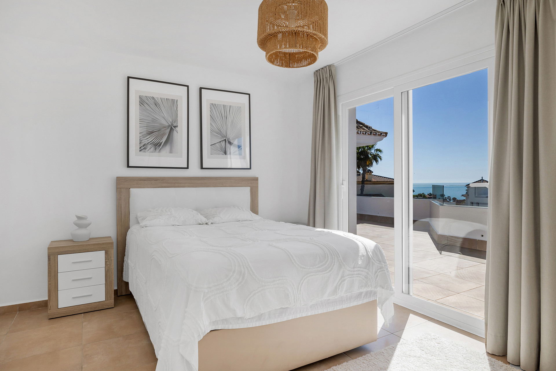 luxo-estate-13 Estepona villa 6 Bedrooms
