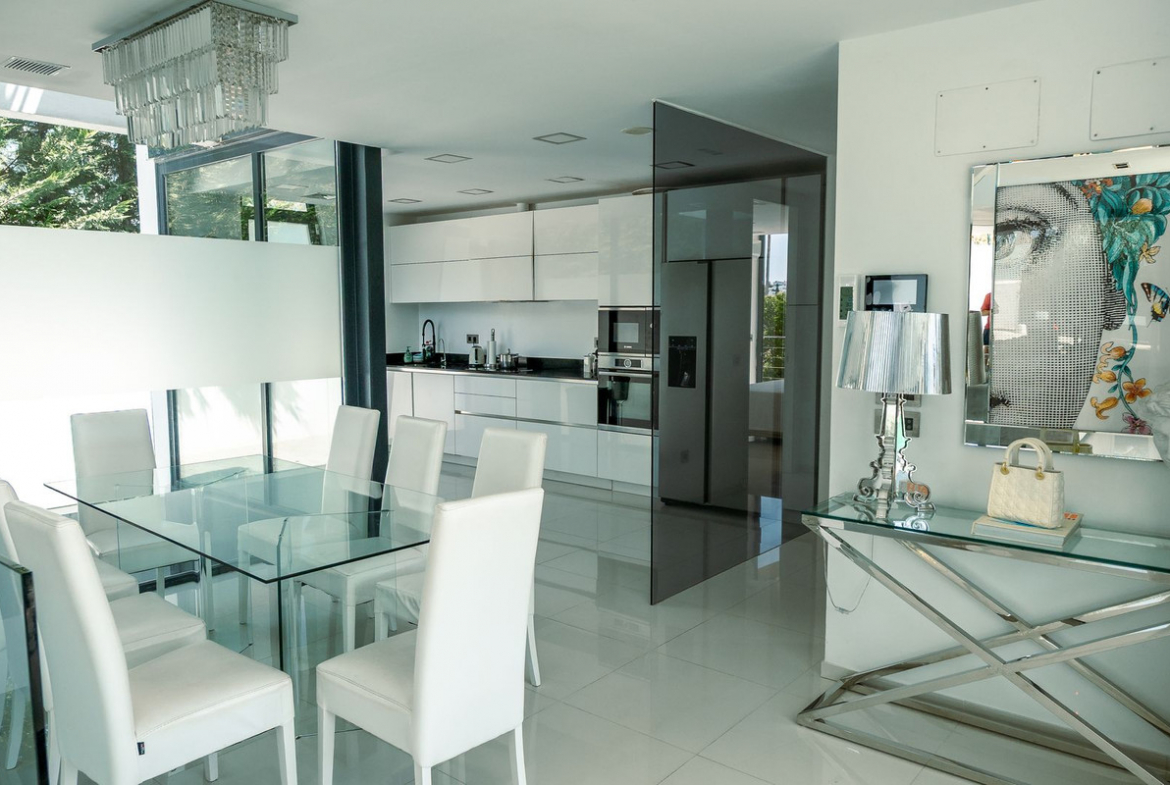 Nueva Andalucia Marbella villa 5 Bedrooms