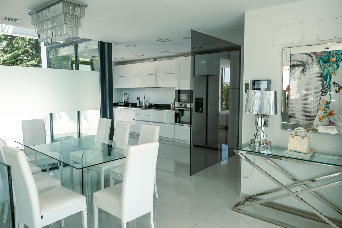 Nueva Andalucia Marbella villa 5 Bedrooms