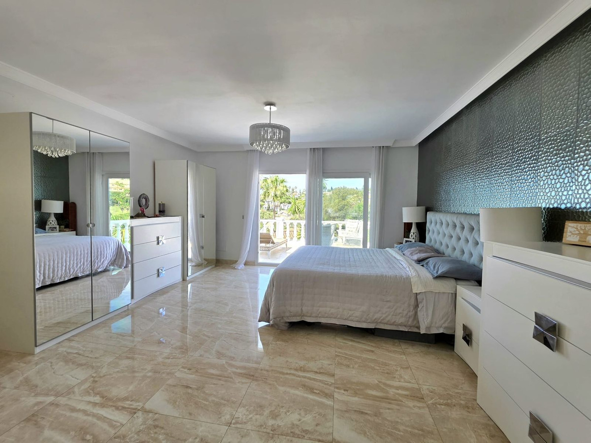 Elviria Marbella villa 5 Bedrooms