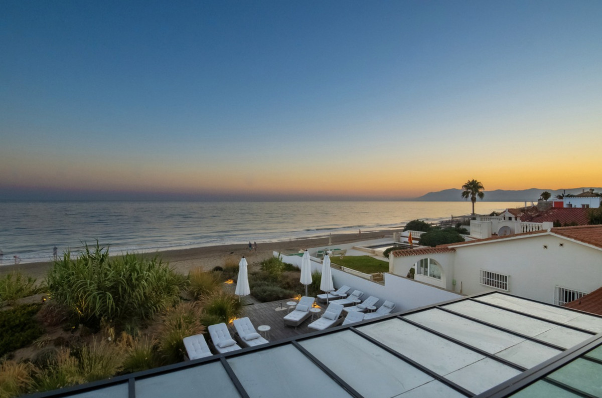 Costabella Marbella villa 6 Bedrooms