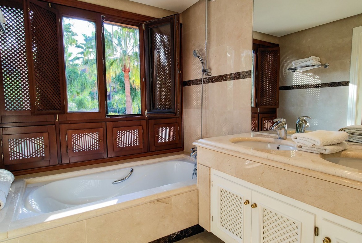 Nueva Andalucia Marbella penthouse 3 Bedrooms