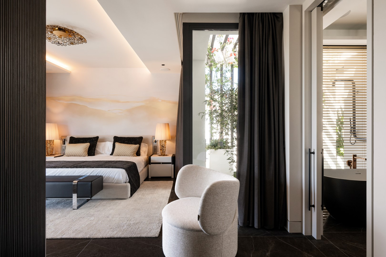 luxo-estate-13 Marbella Golden Mile Marbella villa 5 Bedrooms