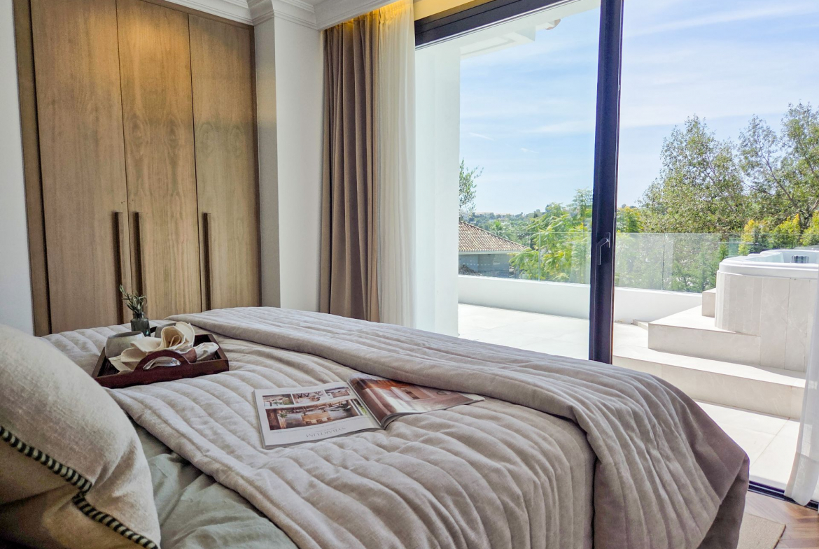 Nueva Andalucia Marbella villa 5 Bedrooms