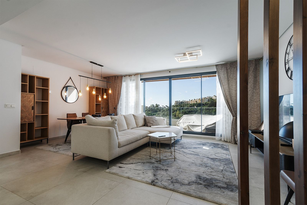 luxo-estate-13 La Quinta Benahavis penthouse 3 Bedrooms