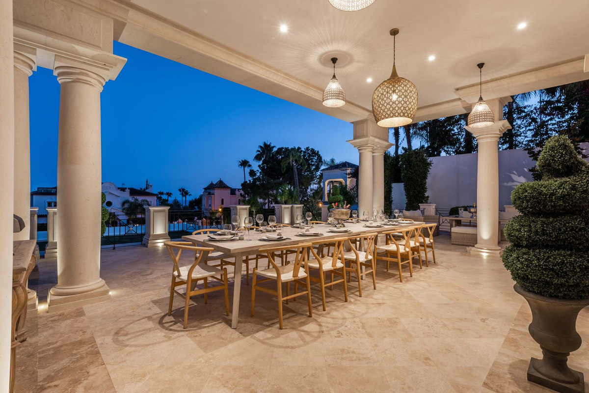 luxo-estate-13 Marbella Golden Mile Marbella villa 8 Bedrooms