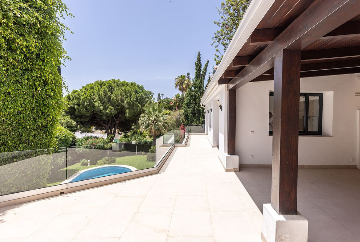 Las Chapas Marbella villa 4 Bedrooms