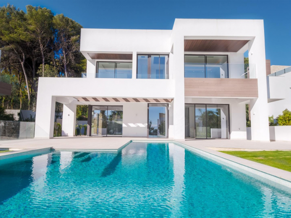 Puerto Banus Marbella villa 4 Bedrooms