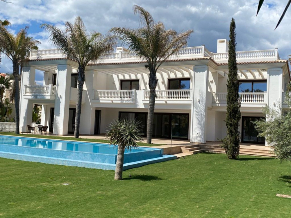 Estepona villa 6 Bedrooms