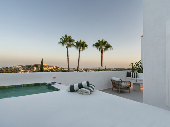 Nueva Andalucia Marbella penthouse 3 Bedrooms