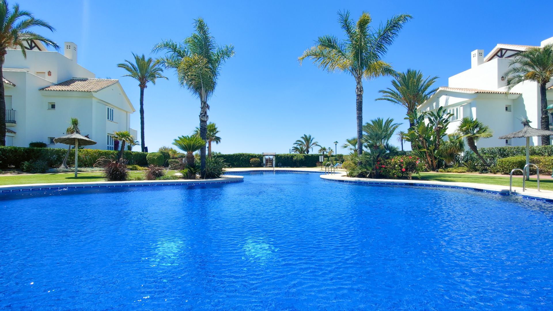 luxo-estate-14 Rio Real Marbella apartment 6 Bedrooms