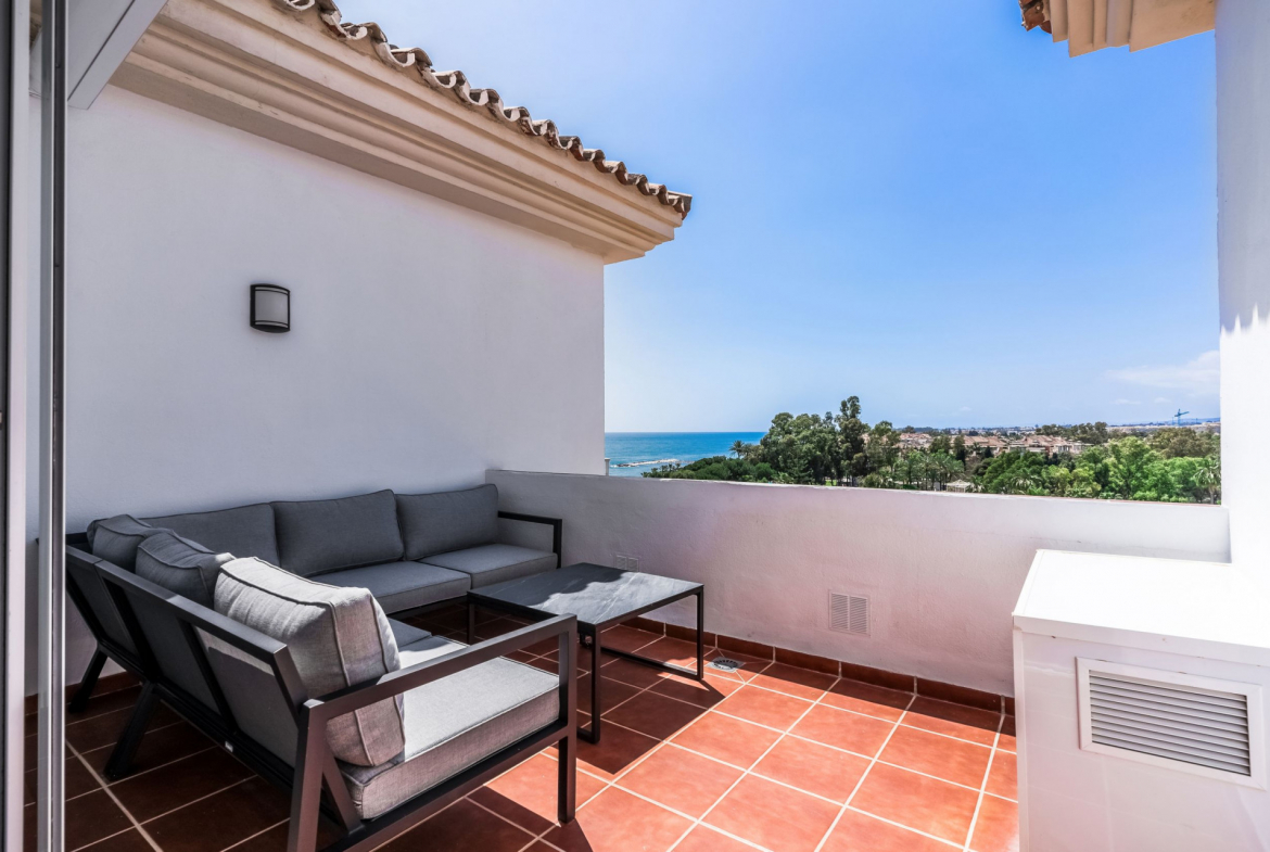 Puerto Banus Marbella penthouse 3 Bedrooms