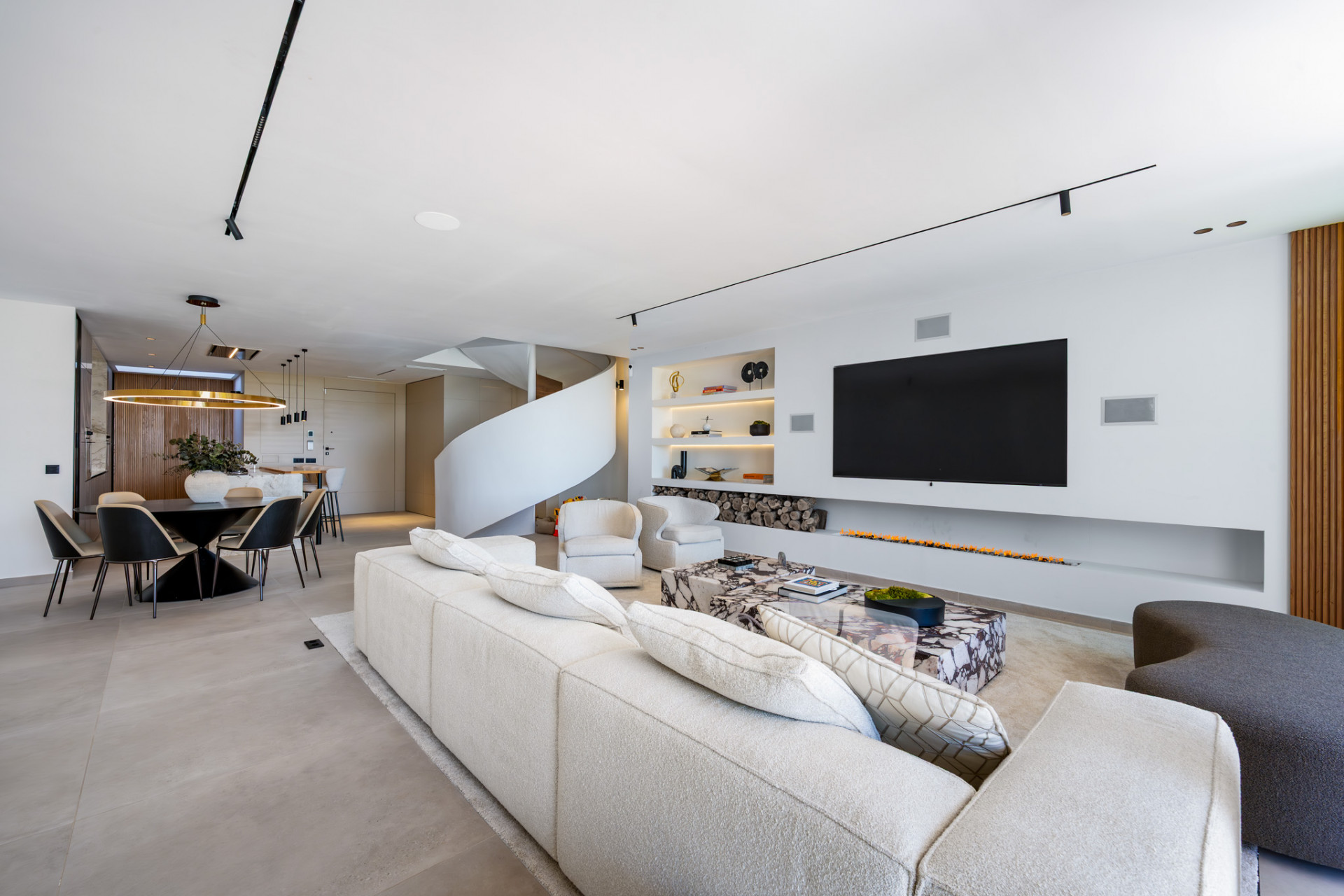 luxo-estate-14 La Quinta Benahavis townhouse 4 Bedrooms