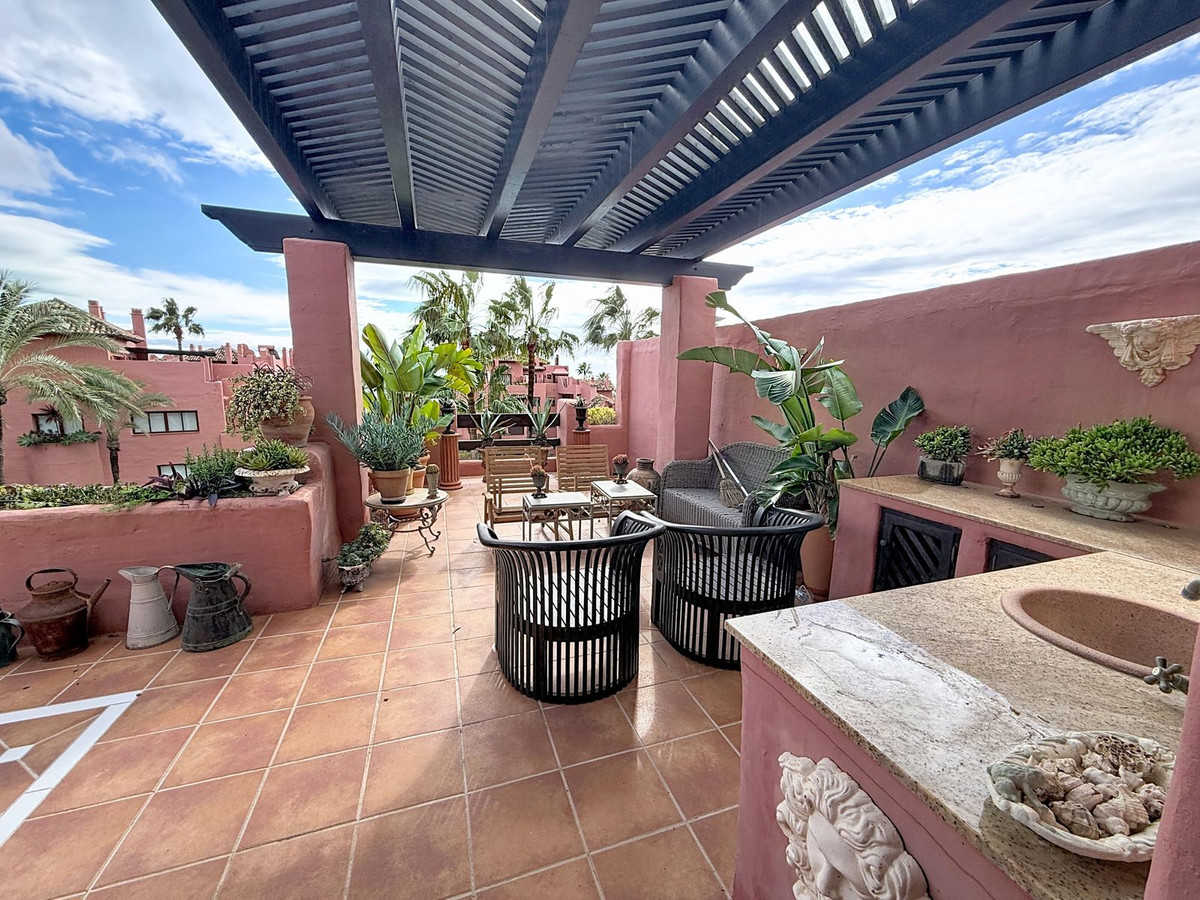 luxo-estate-14 Cancelada Estepona penthouse 3 Bedrooms