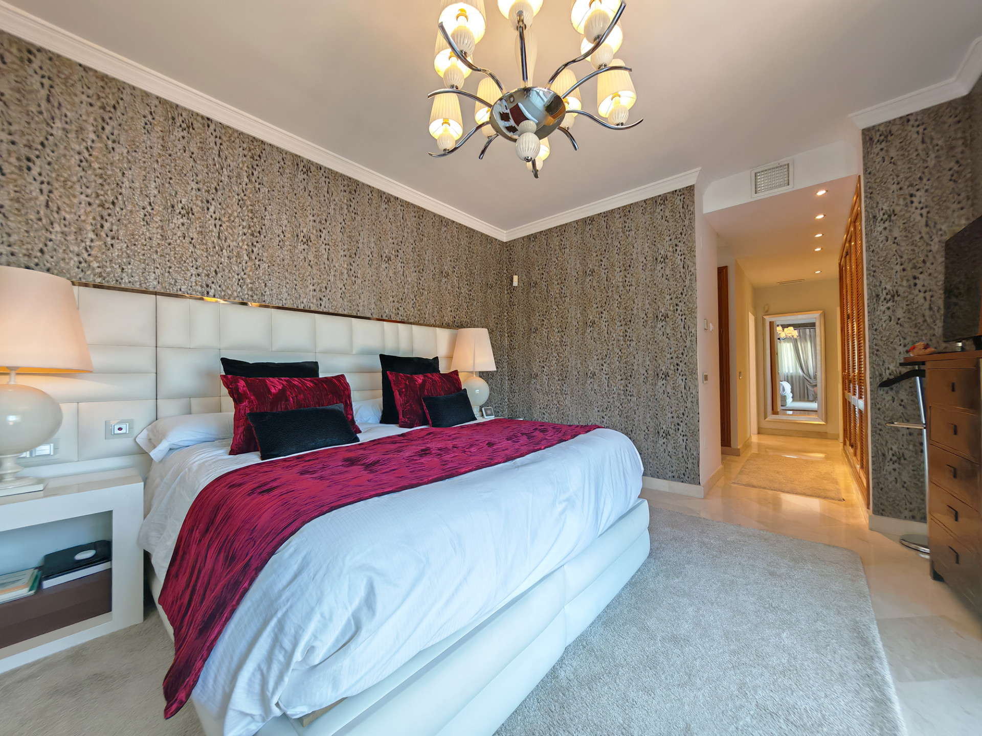 Elviria Marbella villa 4 Bedrooms